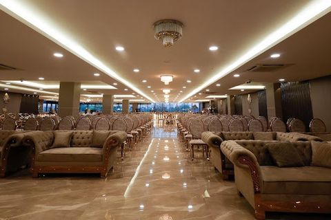 Arora Banquet Gold